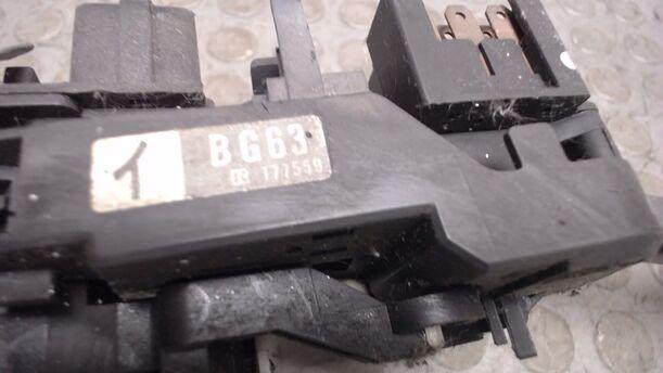 Foto: BLINK-/KOMBISCHALTER eines Mazda 323 Kombi GLX