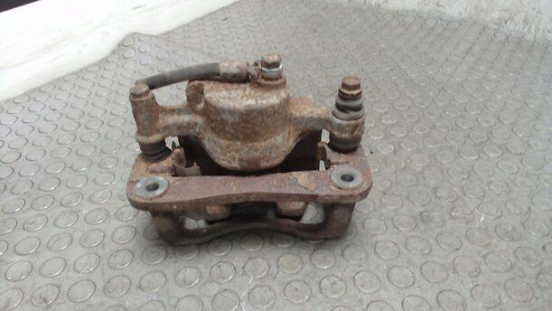 Foto: BREMSSATTEL VR eines Subaru Legacy 2.0 4WD LX