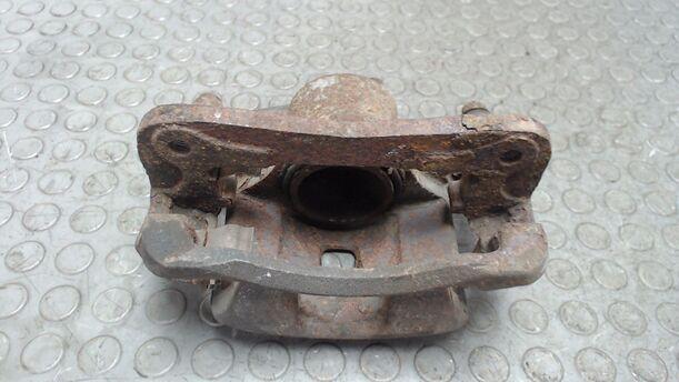 Foto: BREMSSATTEL VR eines Subaru Legacy 2.0 4WD LX