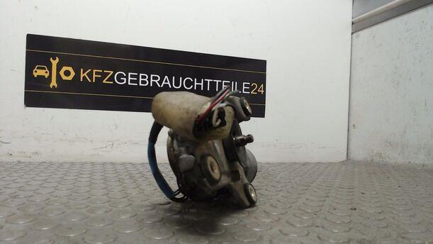 Foto: SCHEIBENWISCHERMOTOR VORN eines Subaru Legacy 2.0 4WD LX