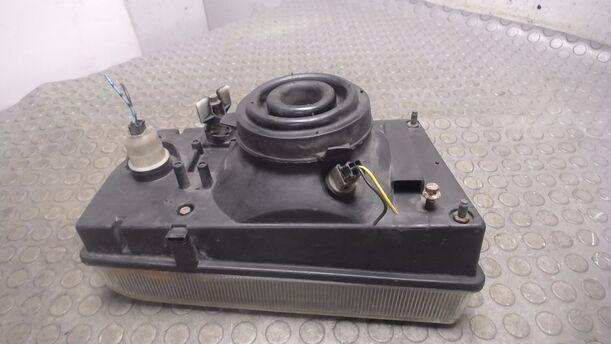 Foto: HAUPTSCHEINWERFER LINKS CARELLO eines Lancia Delta 1600 i.e. GT