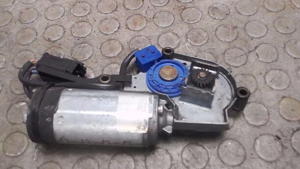 Foto: SCHIEBEDACHMOTOR WEBASTO eines BMW 525tds