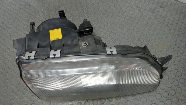 Foto: SCHEINWERFER RECHTS ( LWR / OHNE ZUSATZLEUCHTE ) eines Ford Sierra Turbo D CLX