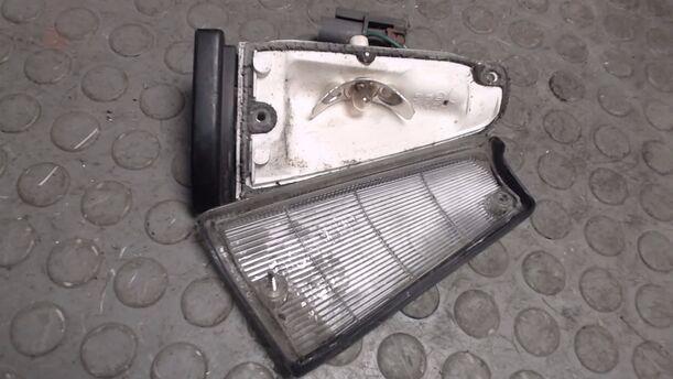 Foto: STAND-/BEGRENZUNGSLEUCHTE RE eines Nissan Micra LX