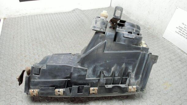 Foto: SCHEINWERFER RECHTS ( LWR / OHNE ZUSATZLEUCHTE ) eines Ford Sierra CLX (LX)