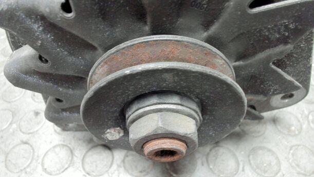 Foto: LICHTMASCHINE / GENERATOR ( 70A ) eines Ford Sierra CLX (LX)