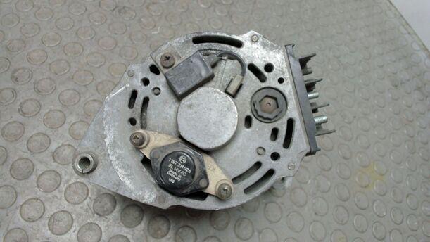 Foto: LICHTMASCHINE / GENERATOR ( 70A ) eines Ford Sierra CLX (LX)