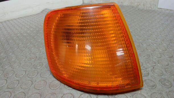 Foto: BLINKER / BLINKLEUCHTE RECHTS ( '87 ) eines Ford Sierra CL