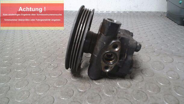 Foto: LENKGETRIEBEPUMPE eines Nissan Primera 1.6 SLX