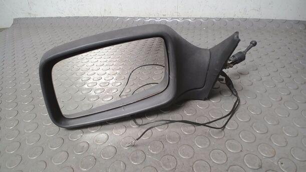 Foto: AUSSENSPIEGEL MECHANISCH VERSTELLBAR/ BEHEIZT LINKS eines Renault R 21 TXE