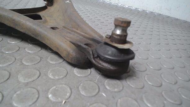 Foto: QUERLENKER VORN LINKS eines Renault R 21 TXE