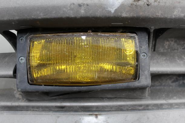 Foto: STOßFÄNGER / STOßSTANGE VORNE eines Renault R 21 TXE