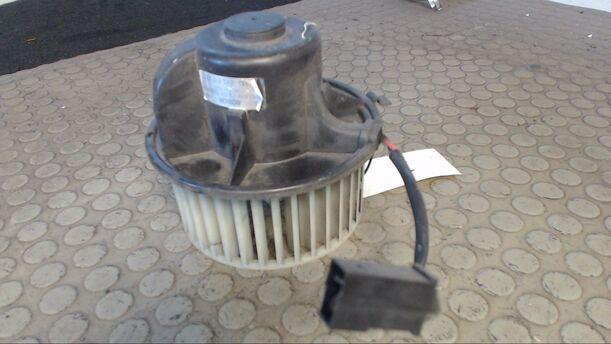 Foto: HEIZUNGSGEBLÄSEMOTOR eines Audi 90 20V