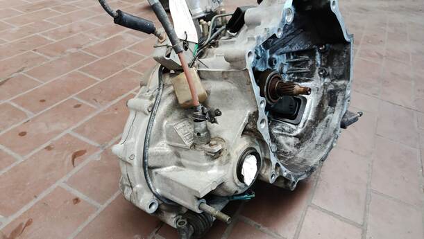Foto: SCHALTGETRIEBE 5-GANG eines Ford Probe GT