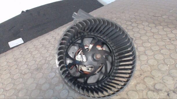 Foto: GEBLÄSEMOTOR / HEIZUNGSGEBLÄSE eines Audi A3 1.6 Attraction