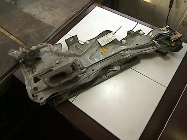 Foto: FENSTERHEBER HL eines Renault Laguna 2.0 RT