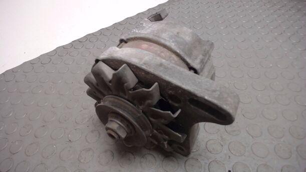 Foto: LICHTMASCHINE eines Seat Malaga 1.2i GLX
