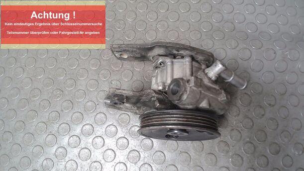 Foto: LENKGETRIEBEPUMPE eines Nissan Primera 2.0 SLX