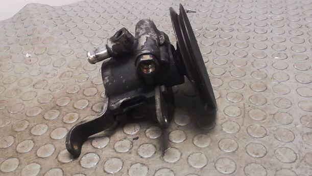 Foto: LENKGETRIEBEPUMPE eines Opel Omega Caravan LS