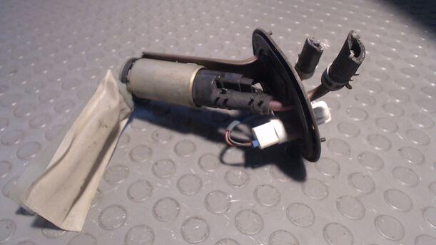 Foto: KRAFTSTOFFPUMPE eines Mazda 626 2.0i GLX