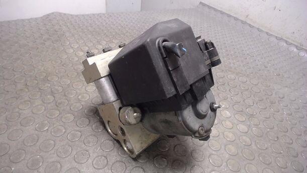 Foto: ABS-BREMSAGGREGAT BOSCH eines Lancia Delta 1.6 i.e.