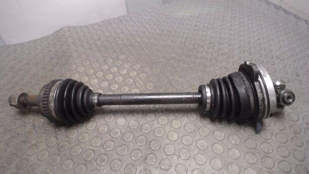Foto: ANTRIEBSWELLE LINKS eines Lancia Delta 1.6 i.e.