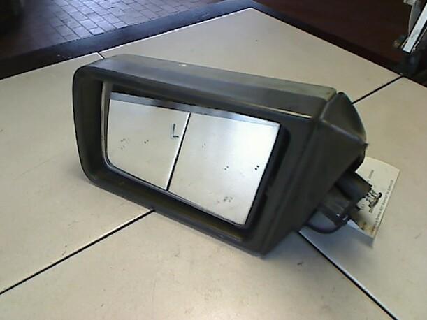 Foto: AUSSENSPIEGEL LINKS eines Opel Corsa LS