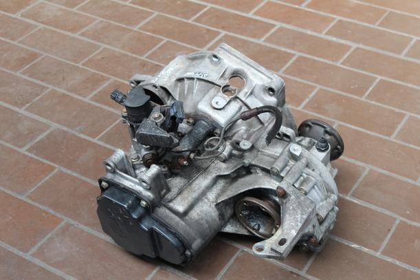 Foto: SCHALTGETRIEBE5-GANG (Ungeprüft) CHA eines VW Passat Variant 1.9 CL