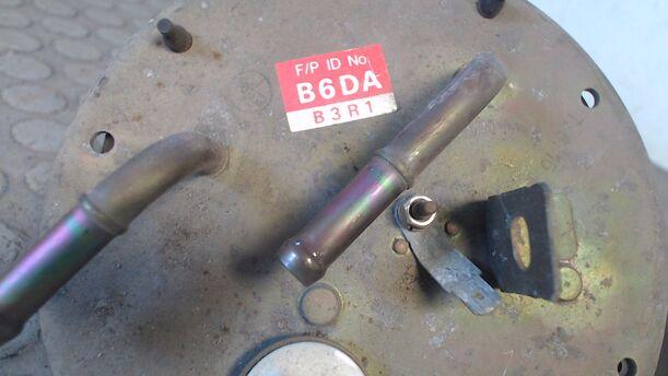Foto: KRAFTSTOFFPUMPE / BENZINPUMPE eines Mazda 323 C 1.4