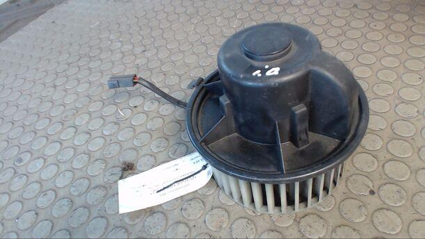 Foto: GEBLÄSEMOTOR eines VW Passat 1.8 CL