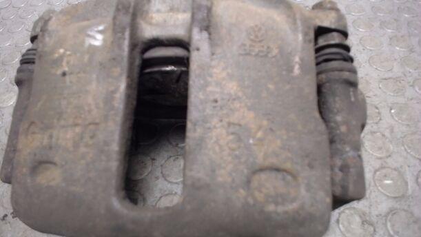 Foto: BREMSSATTEL VORN LINKS GIRLING eines Audi 100 quattro