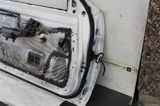Foto: TÜR VORNE LINKS eines Mitsubishi Colt 1500 GLXi
