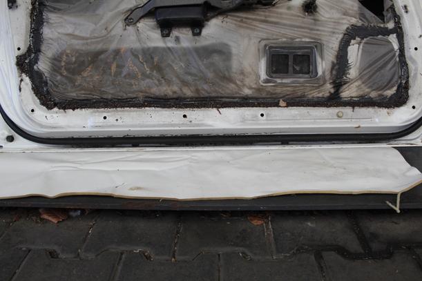 Foto: TÜR VORNE LINKS eines Mitsubishi Colt 1500 GLXi