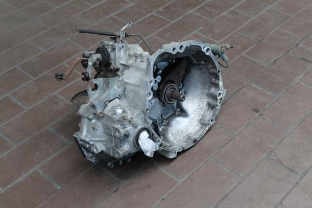Foto: SCHALTGETRIEBE 5-GANG eines Toyota Starlet 1.3 XLi