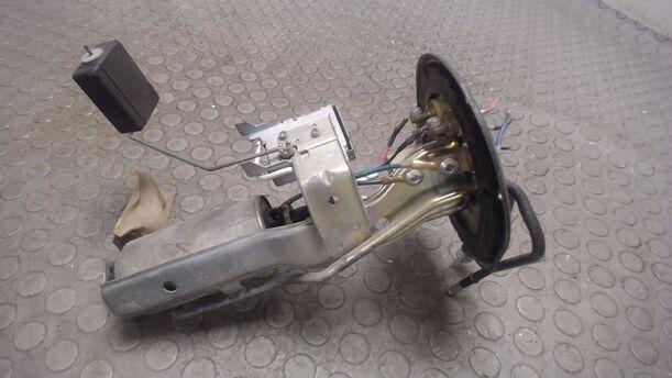 Foto: KRAFTSTOFFPUMPE eines Toyota Starlet 1.3 XLi