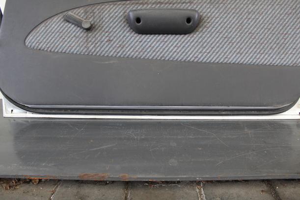 Foto: TÜR VORNE RECHTS eines Toyota Starlet 1.3 XLi