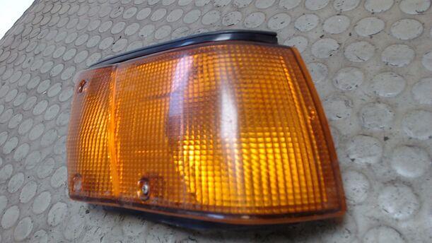 Foto: BLINKER / BLINKLEUCHTE RECHTS eines Nissan Sunny Grand Prix