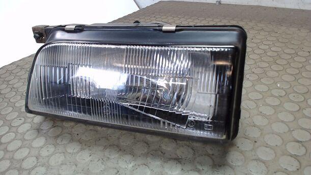 Foto: SCHEINWERFER LINKS eines Nissan Sunny Grand Prix