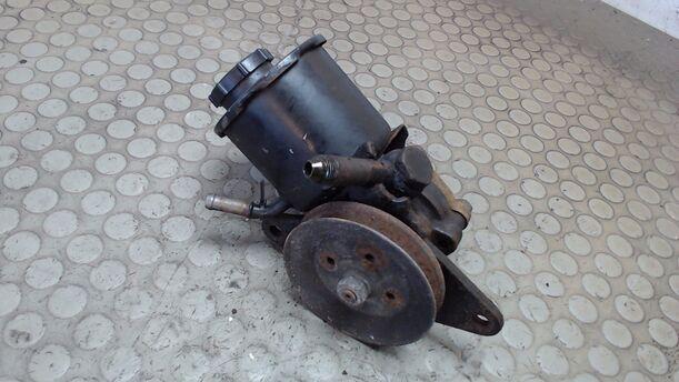 Foto: LENKGETRIEBEPUMPE / SERVOPUMPE eines Nissan Sunny Grand Prix
