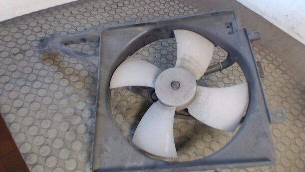 Foto: ELEKTROLÜFTER eines Nissan Sunny Grand Prix