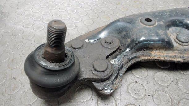 Foto: QUERLENKER VORNE LINKS UNTEN eines Toyota Starlet 1.0 e