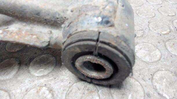 Foto: QUERLENKER VORNE LINKS UNTEN eines Toyota Starlet 1.0 e
