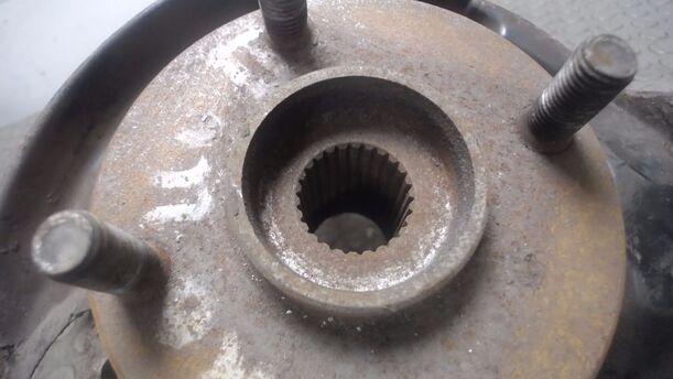 Foto: ACHSSCHENKEL VORNE LINKS eines Toyota Corolla Liftback 12v DX