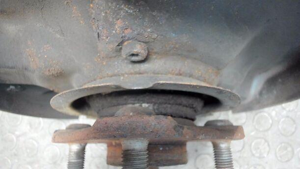 Foto: ACHSSCHENKEL VORNE RECHTS eines Toyota Starlet 1.0 e