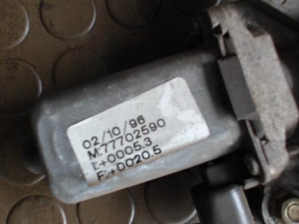 Foto: FENSTERHEBER VL eines Fiat Bravo 1.6 16V SX
