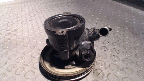 Foto: LENKGETRIEBEPUMPE / SERVOPUMPE eines Fiat Bravo 1.6 16V SX