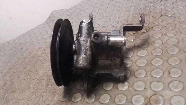 Foto: LENKGETRIEBEPUMPE eines Opel Omega GL