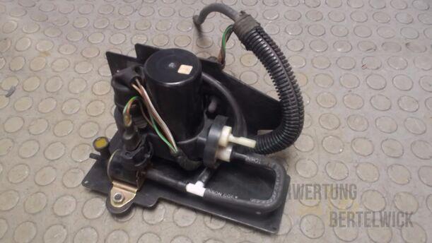 Foto: ZENTRALVERRIEGELUNGSPUMPE eines Renault Safrane V6i (RT)