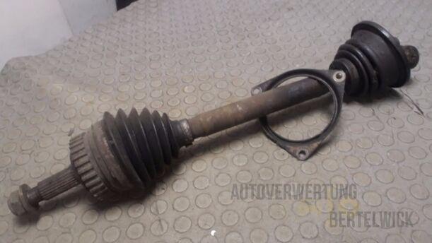 Foto: ANTRIEBSWELLE LINKS eines Renault Safrane V6i (RT)