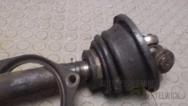 Foto: ANTRIEBSWELLE LINKS eines Renault Safrane V6i (RT)